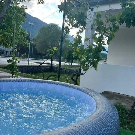 Blue Sky - Jacuzzi & Wine Ozici