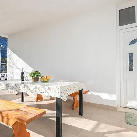 シャレー Blue Sky - Jacuzzi & Wine Ozici