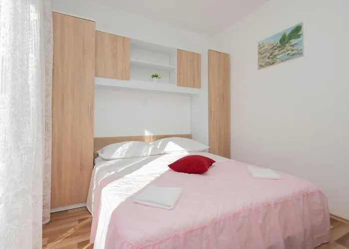 Blue Sky - Jacuzzi & Wine Chalet