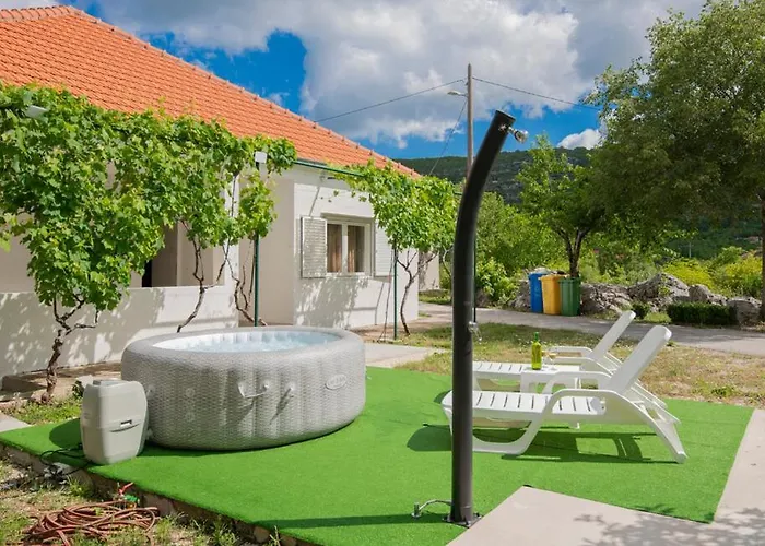 Chalet Blue Sky - Jacuzzi & Wine *